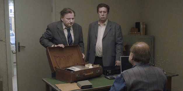 Una paloma se posó en una rama a reflexionar sobre la existencia 2